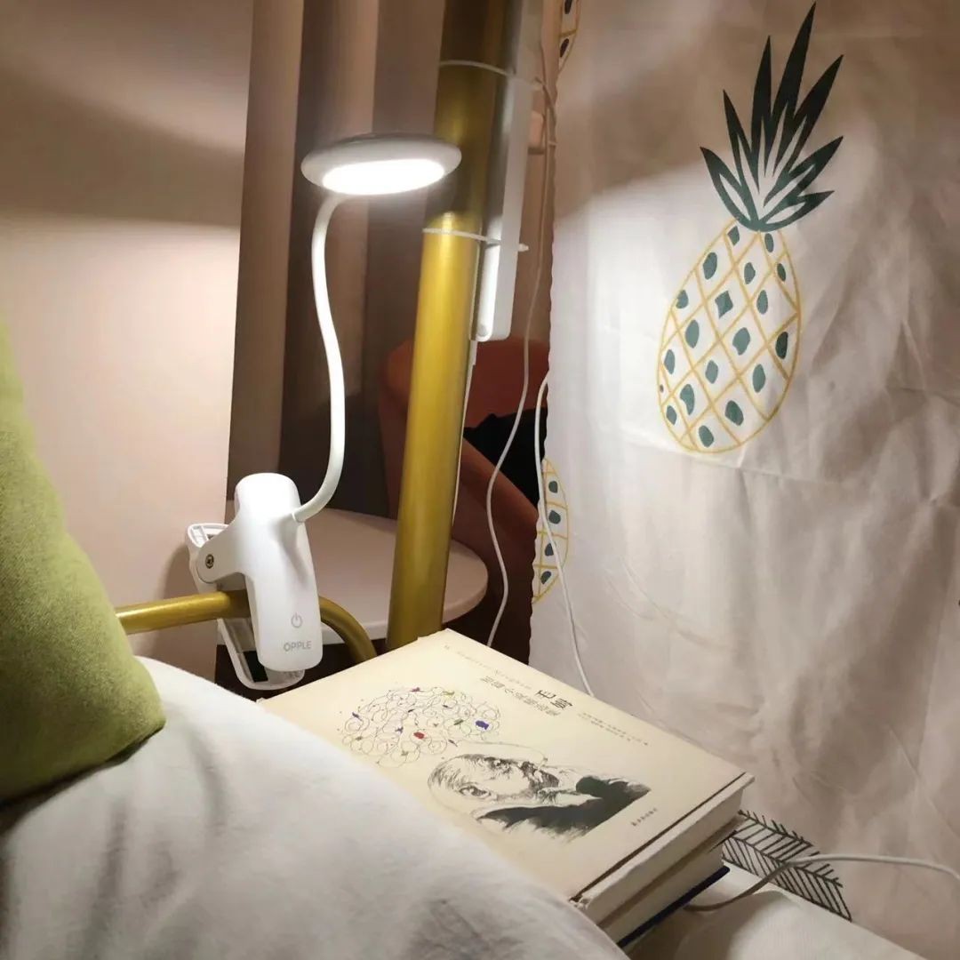 那些选择不租房、长住青旅的年轻人:有人攒钱买房,有人就此躺平