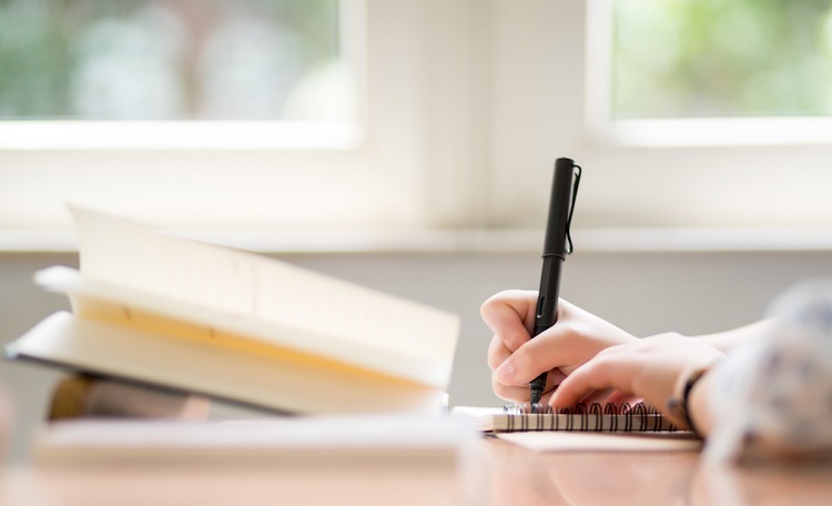 成人高起专和高起本的试卷一样么,成人高考高起专能改为高起本吗