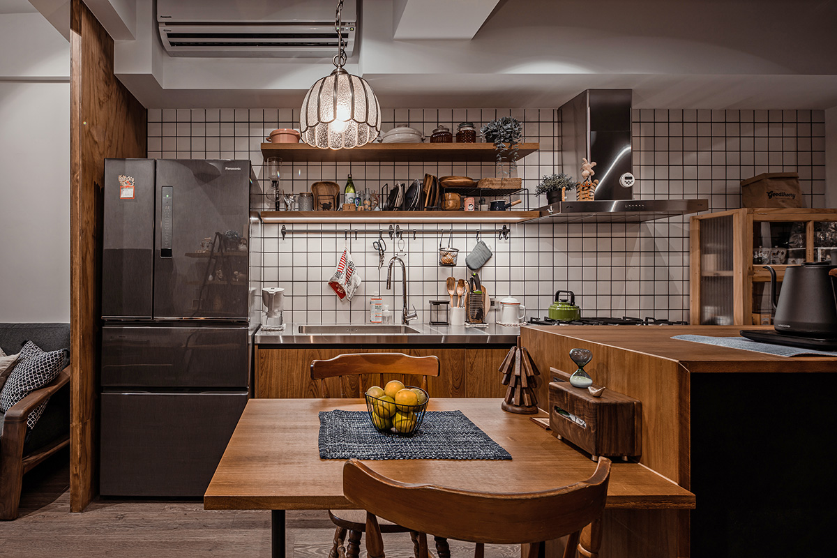 挑高两层小房间设计,40平米两层简约独立屋