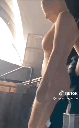 侃爷妻子黑色蚕蛹装,侃爷新妻子穿搭图片曝光图文