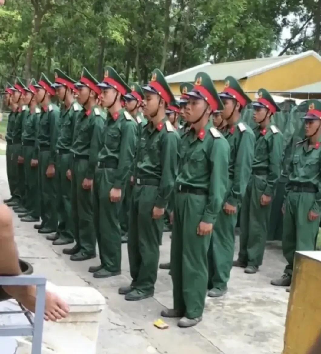 越南现代女兵制服军装,越南女兵真是一个比一个漂亮