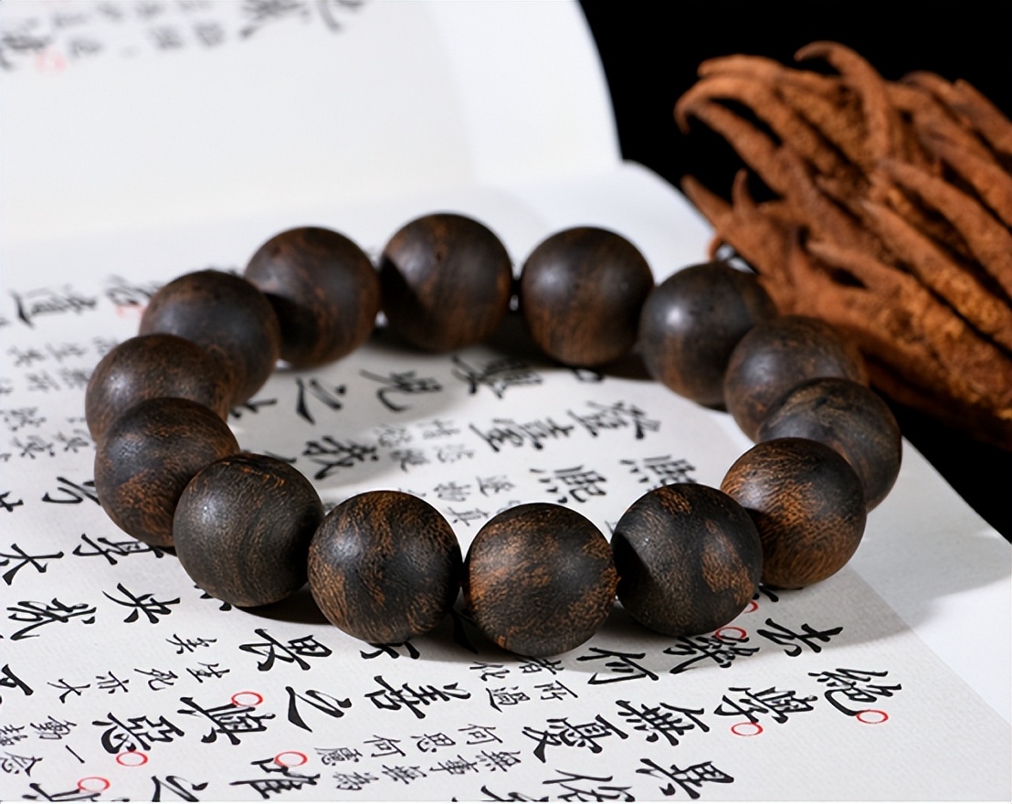 年薪十万也买不起的4种文玩手串，玩家直呼太贵了