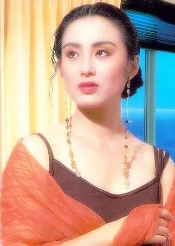 53岁的张敏爆料,53岁张敏罕见露面