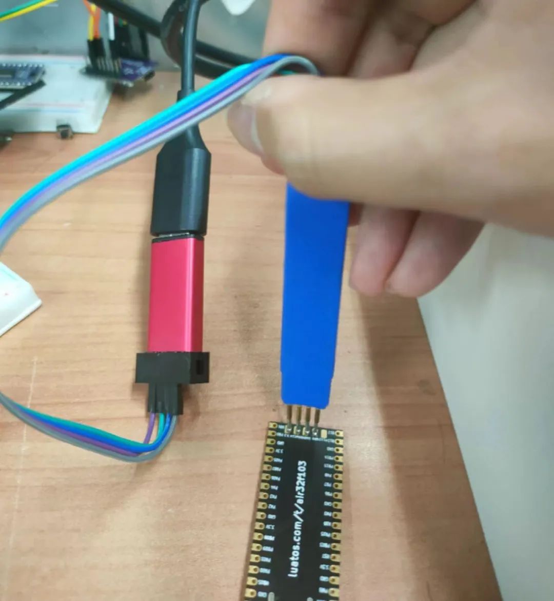 帅小伙花30块钱做了个小键盘，还开源了