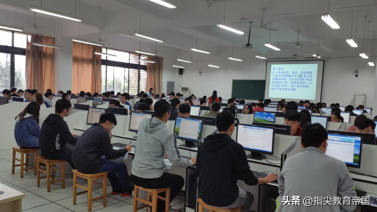 大学生游戏本和轻薄本哪个更实用,买游戏本还是轻薄本对大学生好