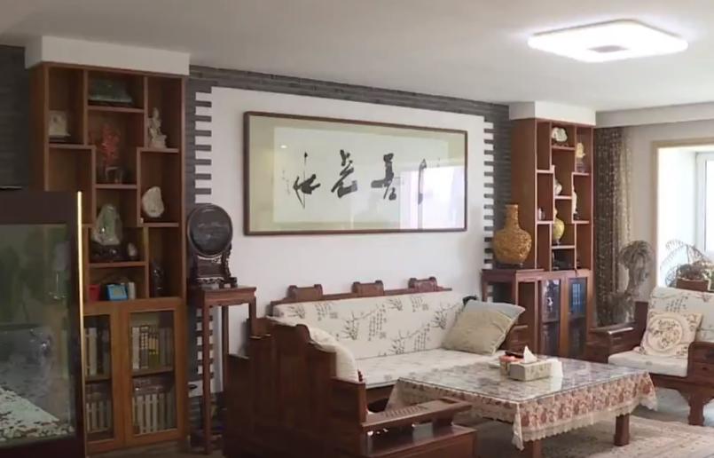 2019年,青海女贪官密室被查,丈夫看到一半接受不了:我走行不行