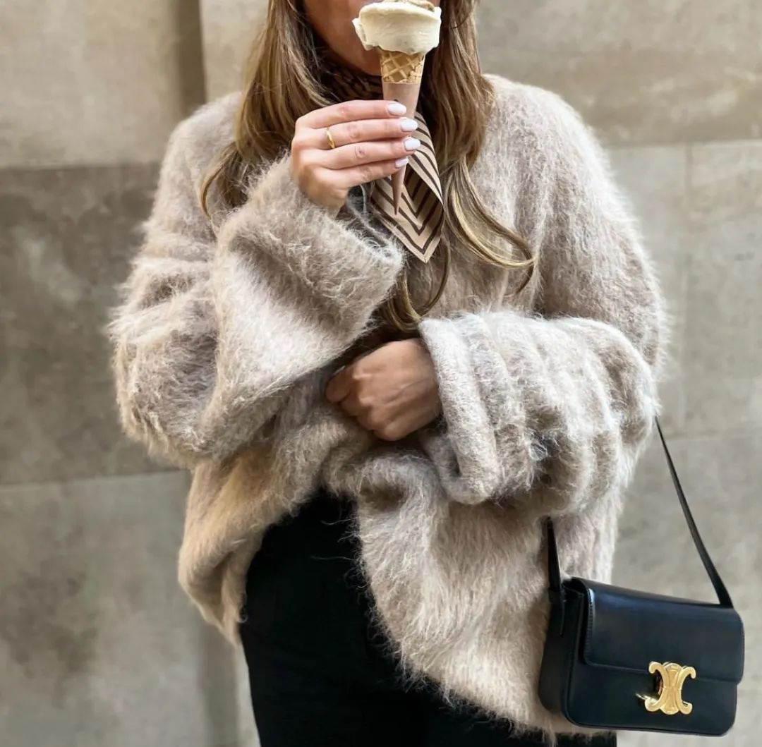 燕麦色肤色适合什么颜色头发,燕麦色外套搭配什么颜色内搭