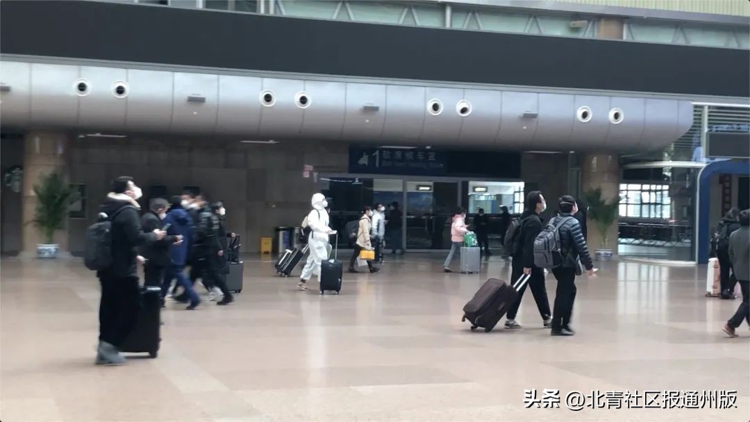 北京健康宝：“弹窗3昨晚还在，睡醒已消失…”实探进京检查站、火车站等：均已不再查验