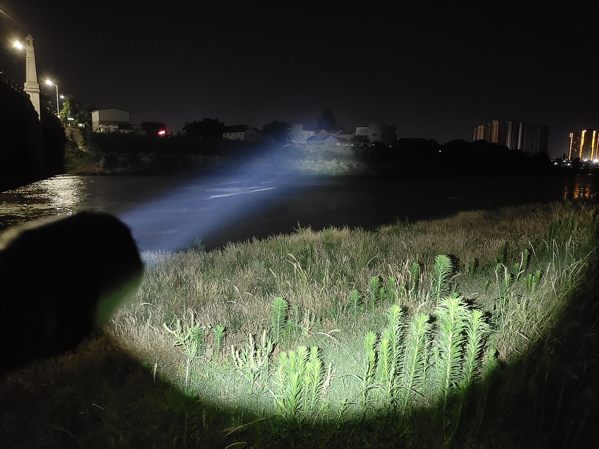 稳定高效,强光压制!Fenix菲尼克斯TK22TAC双模式战术手电体验