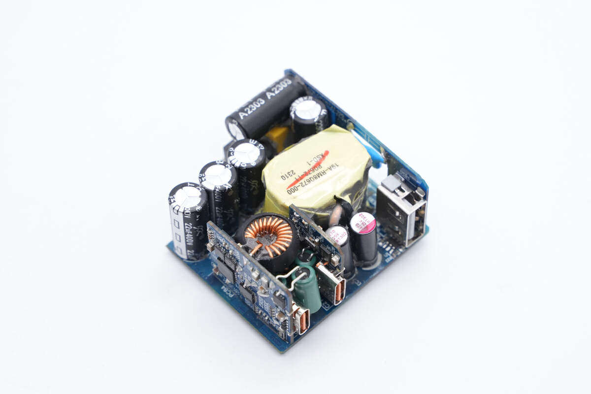 魅族pandaer无线充测评,魅族pandaer充电宝拆解