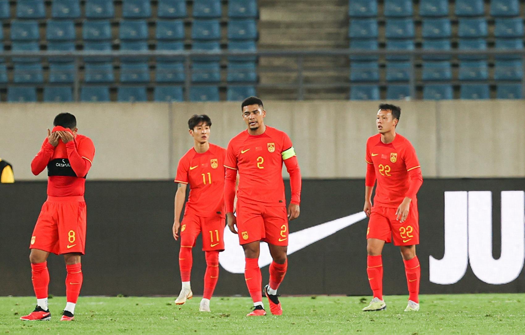 中国男足绝杀塔吉克斯坦,绝杀乌兹别克