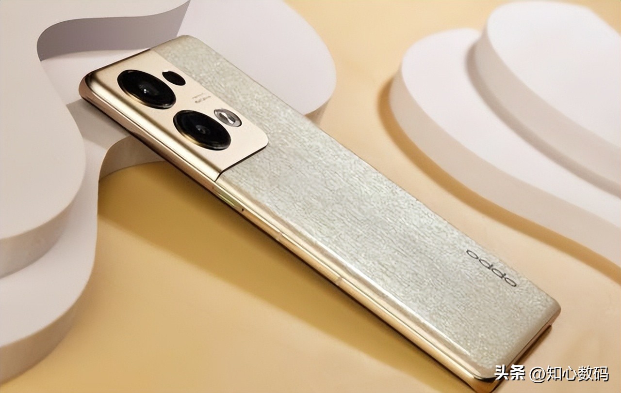 opporeno7和vivos12哪个值得入手,opporeno2z花了1700买的贵不贵