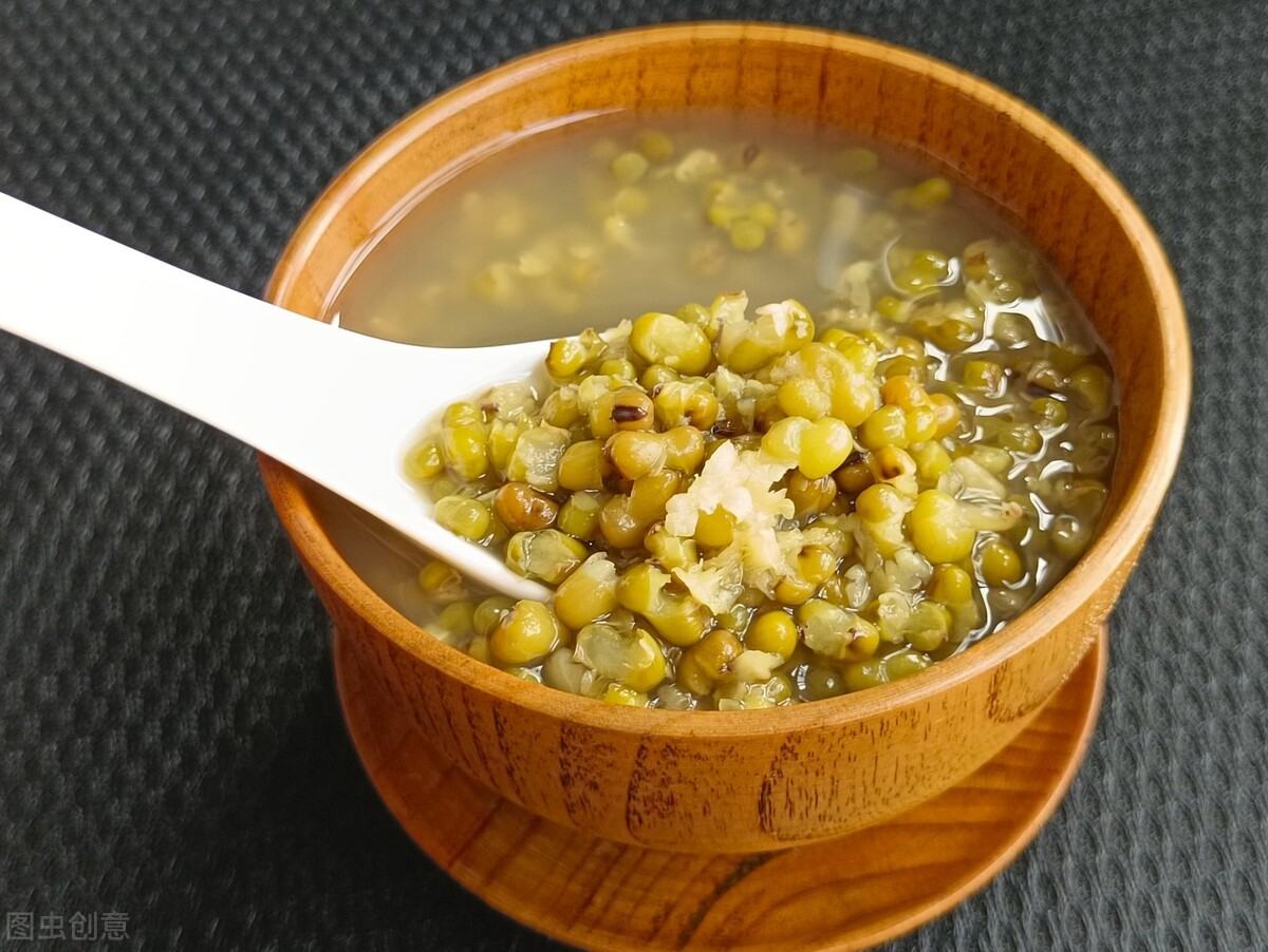 平常要注意什么不会得肺癌,老人饮食不是越清淡越好