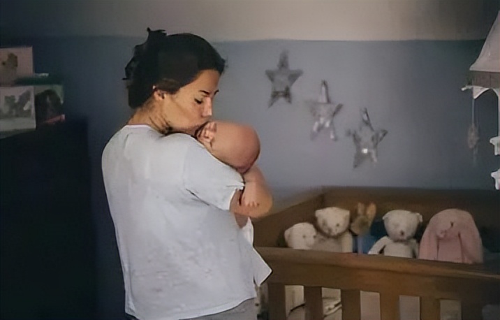 婴儿一激动就打嗝咋回事,胃胀打嗝放屁多体重下降