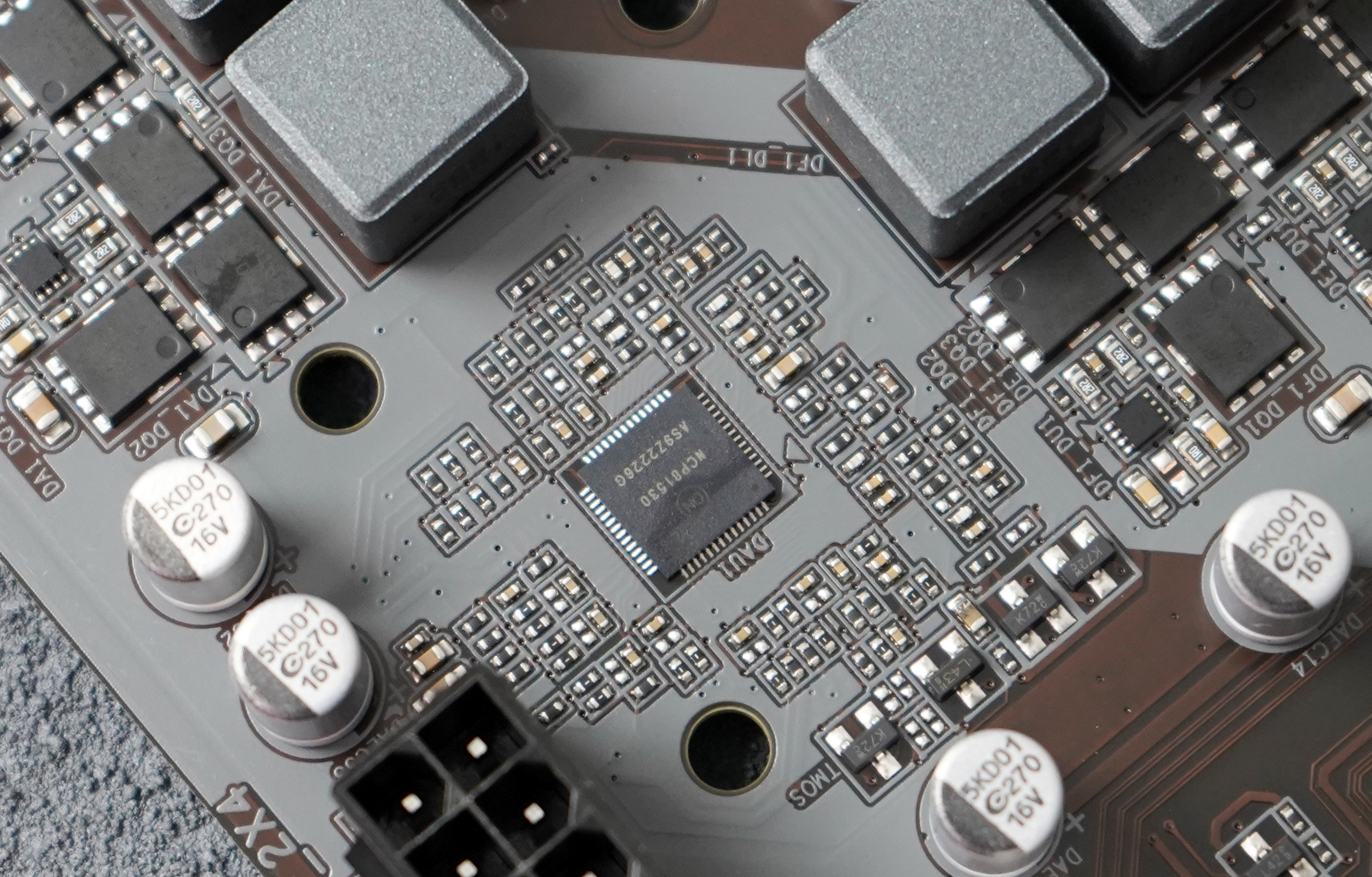 技嘉b760魔鹰小板测评,技嘉B760m魔鹰主板