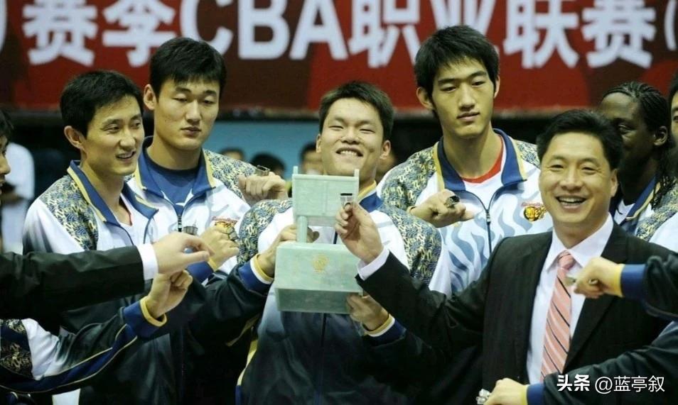 赏花赏月赏秋香打油诗,赏花赏月赏秋香完整诗词