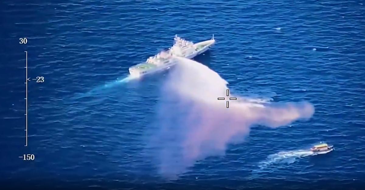 菲律宾海军冲击仁爱礁画面,菲律宾是几号突破仁爱礁封锁