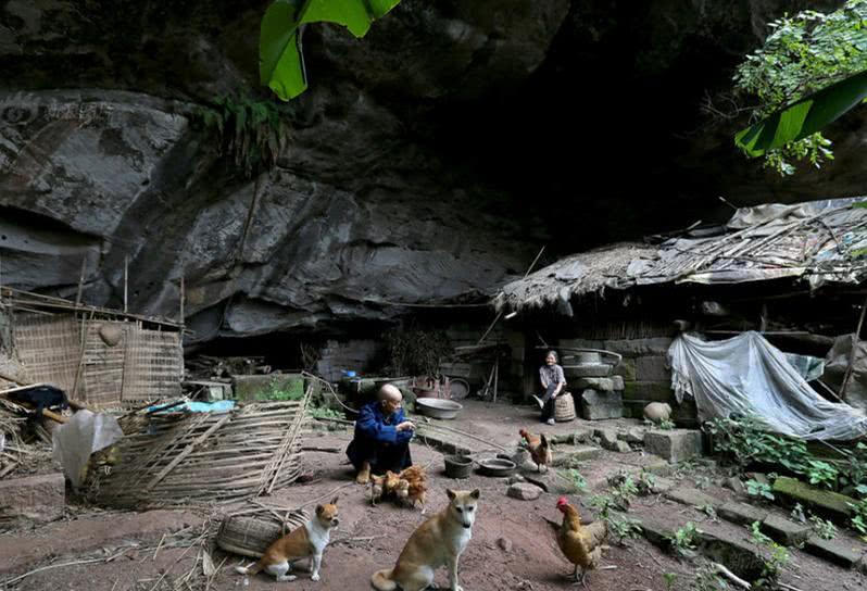 贵州80后农村小伙隐居深山,90后贵州小伙隐居