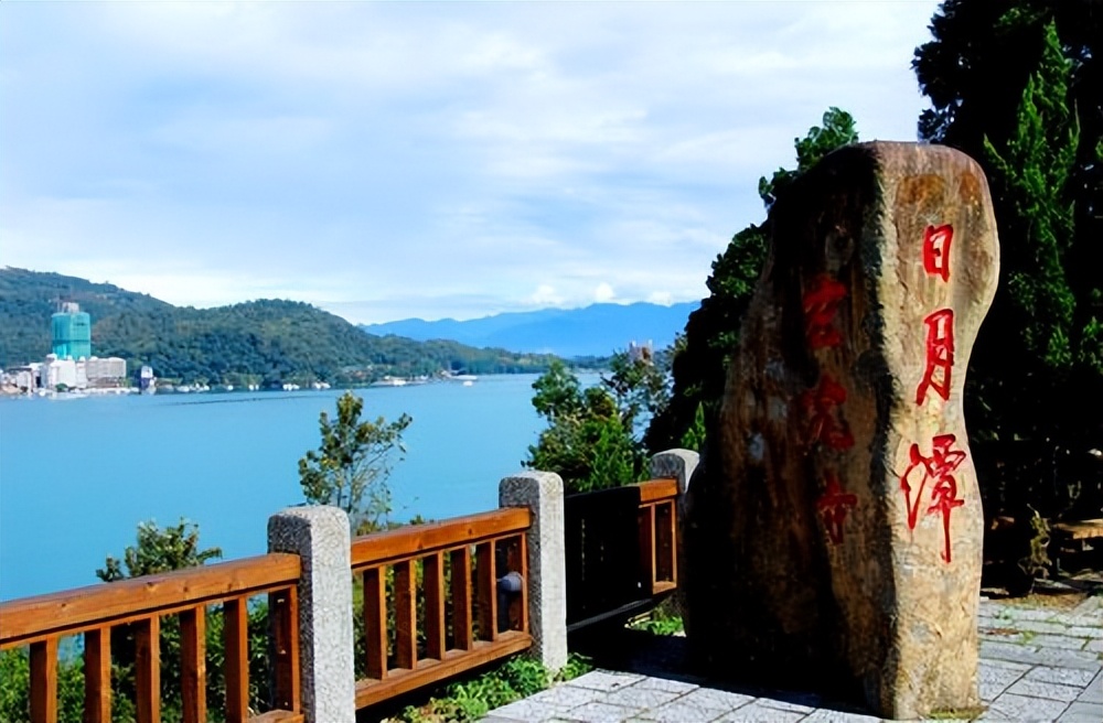 台湾现阶段的经济怎么样,台湾发展经济的不利条件