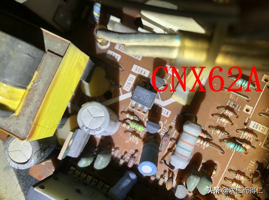 一台老古董电视机,20多年的古董电视换上新电视