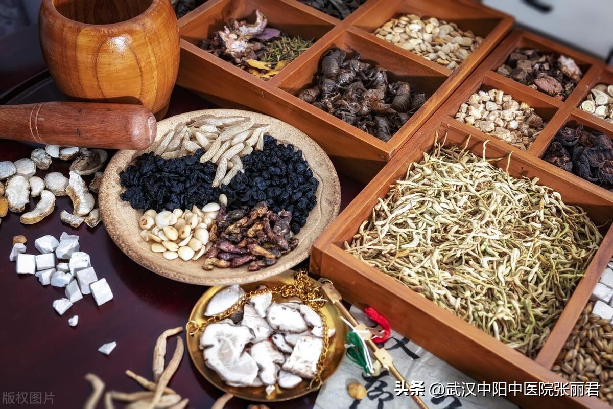 卵巢早衰下体干涩用什么药,卵巢早衰感觉白带也变少没有了