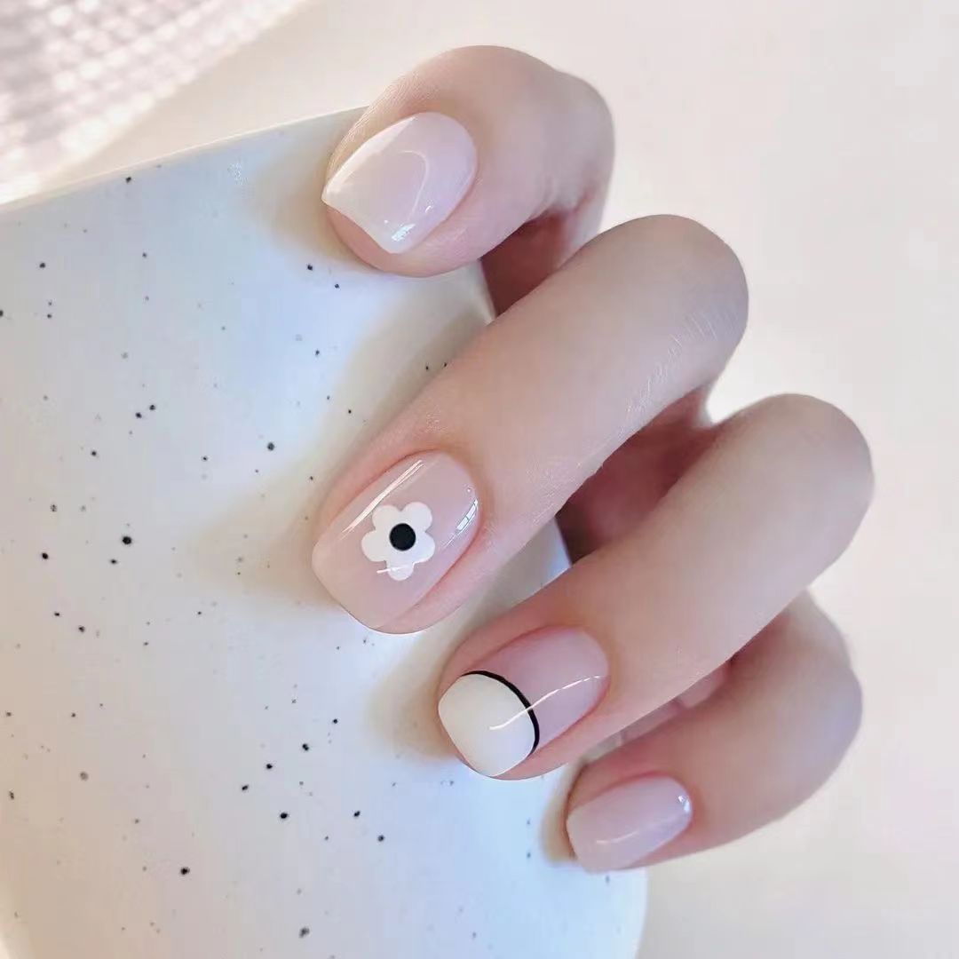 超级好看的三款美甲教程来啦,五彩美甲如何涂出高级感