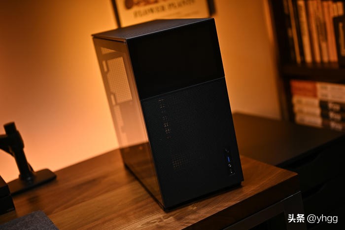 乔思伯松果d41mesh副屏版白色机箱,乔思伯d41标准版能后期加装副屏吗