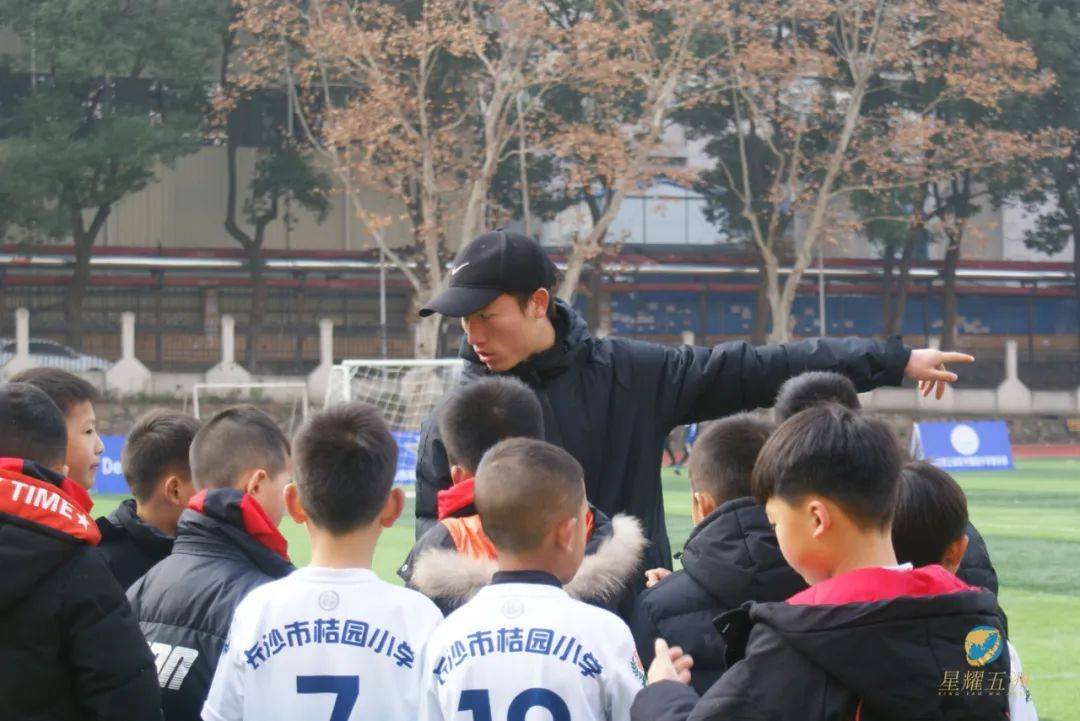 青训大纲2022,中国足球青训大纲1对1