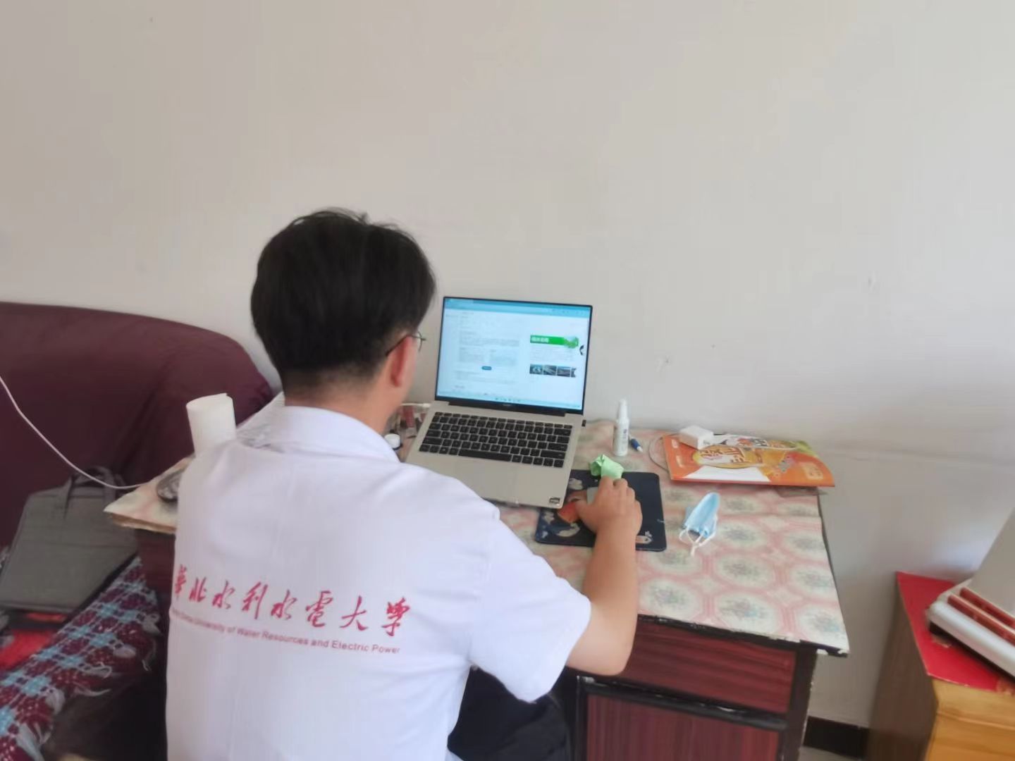 有关传统节日的故事中秋节,描写传统节日中秋节的诗句