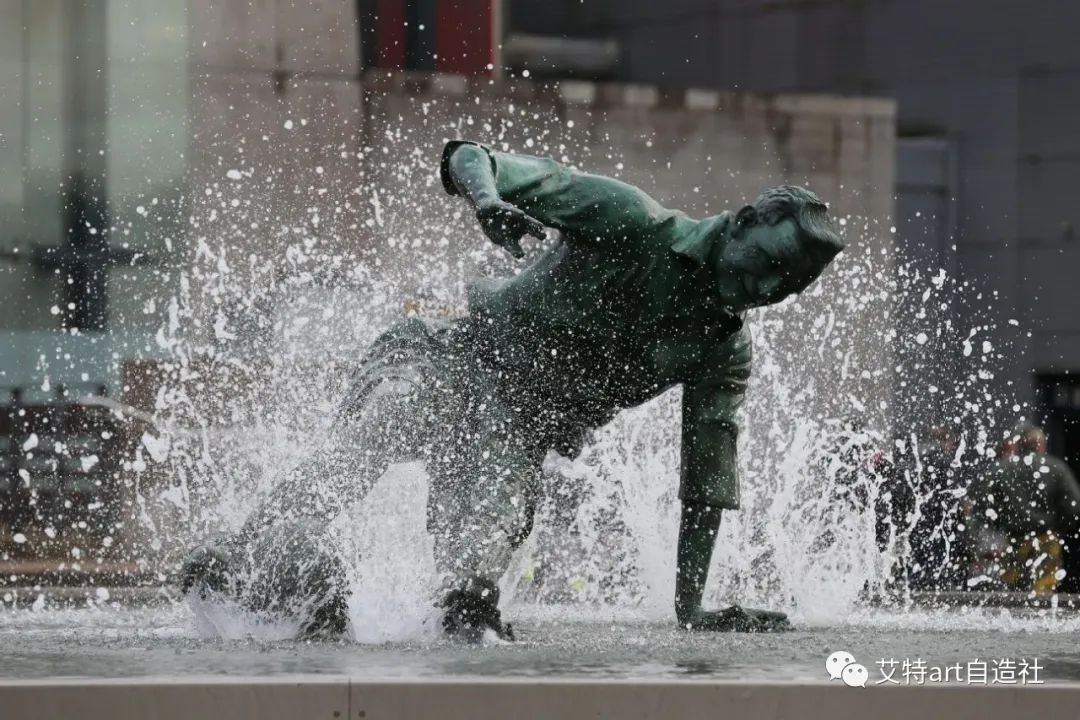 当足球球员成为特种兵,当足球运动员容易吗