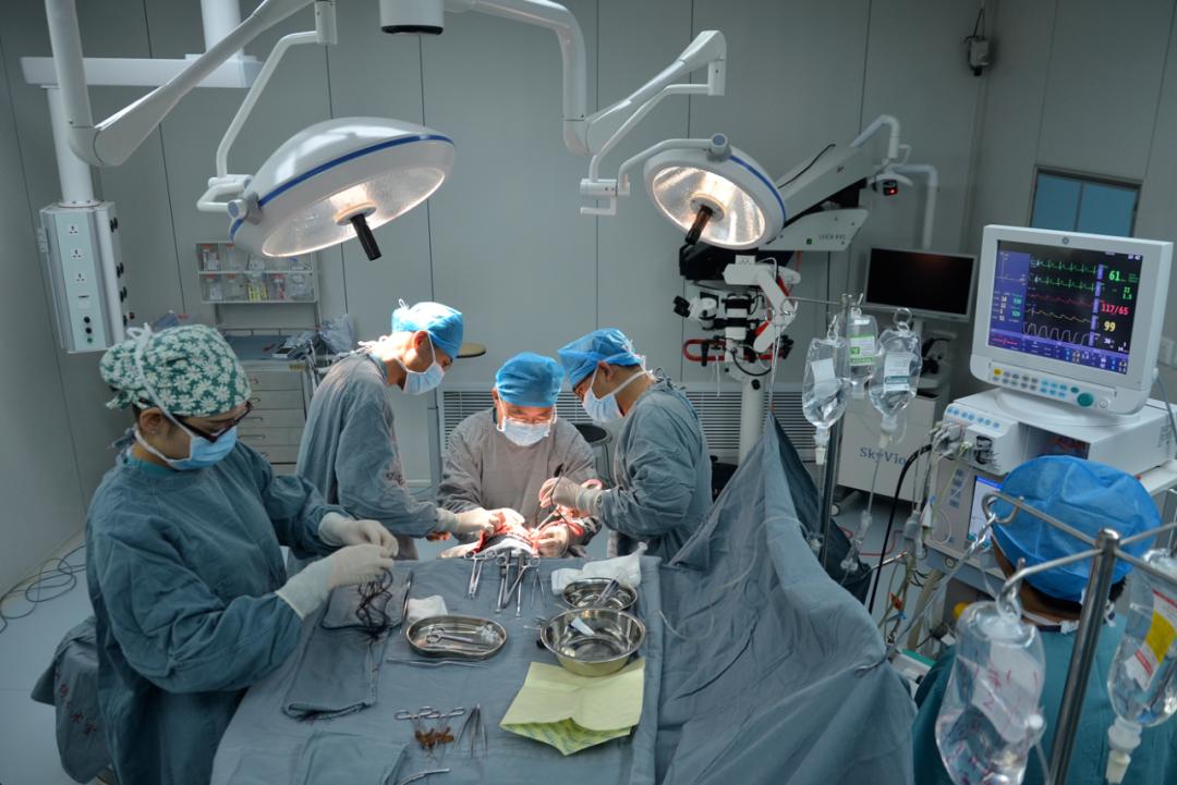 头部海绵状脑血管瘤3个办法消退,男子头痛查出心脏多个眼