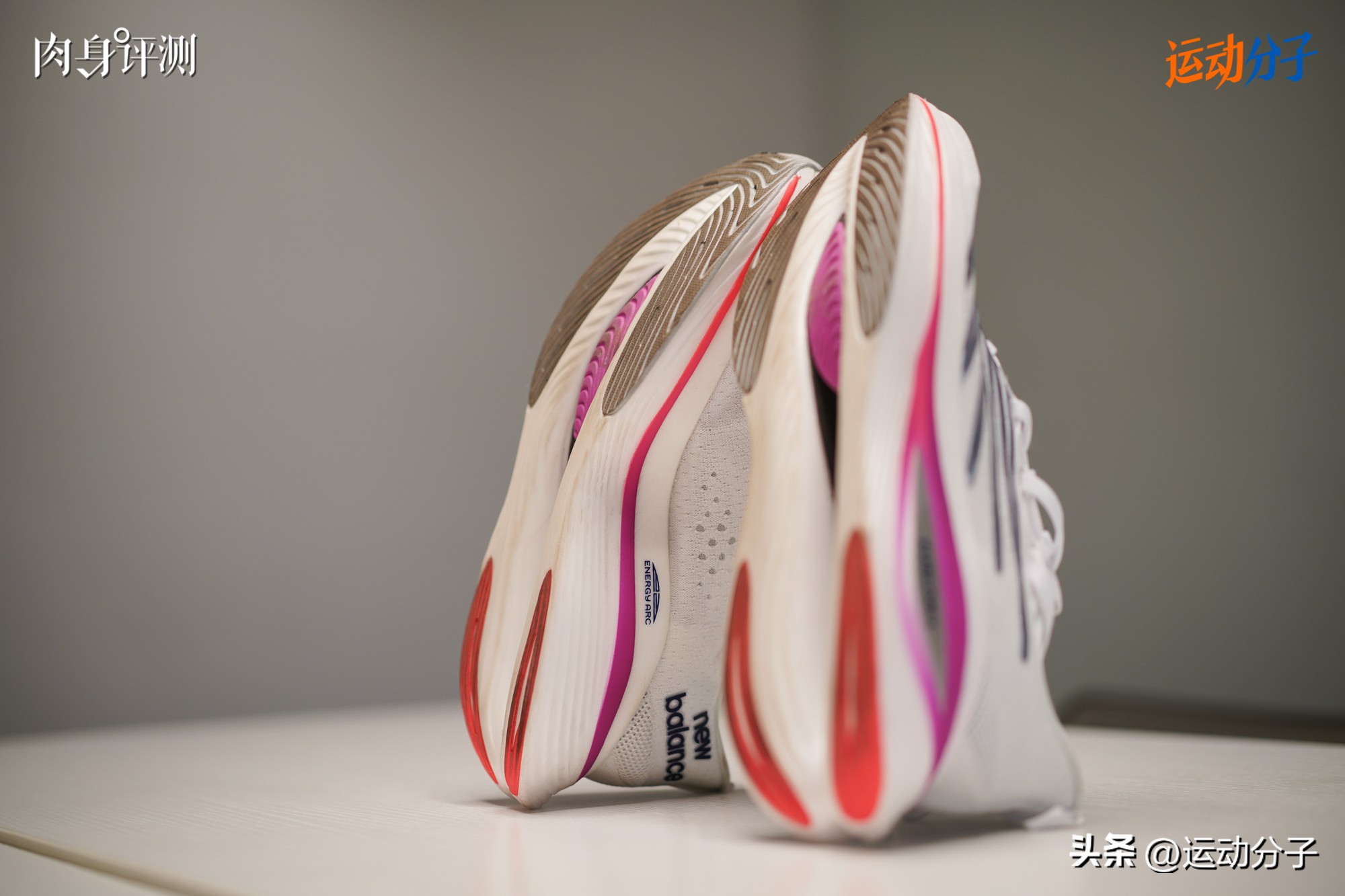 newbalance碳板跑鞋与nike对比,newbalanceelitev3碳板跑鞋
