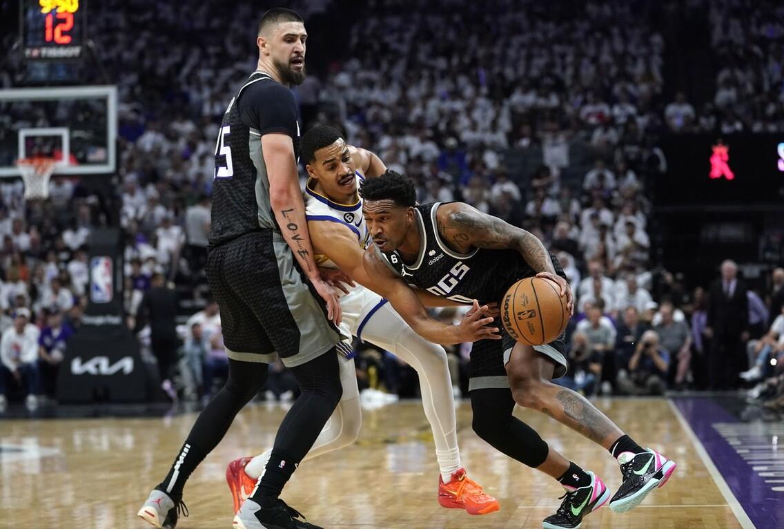 勇士赛后格林拥抱小萨,勇士g3赛后采访科尔