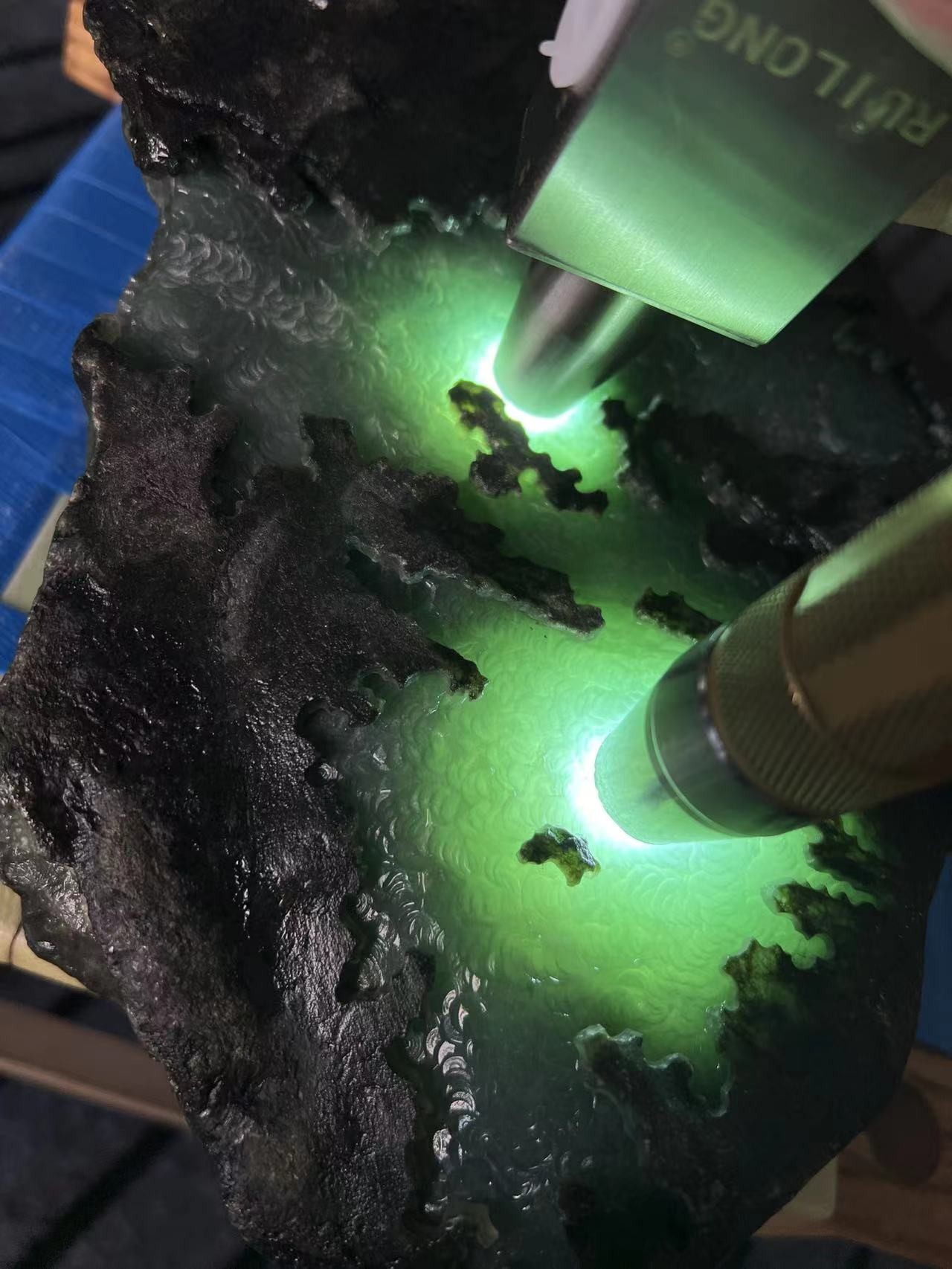 收藏级帕敢翡翠冰糯种,缅甸翡翠冰底飘绿