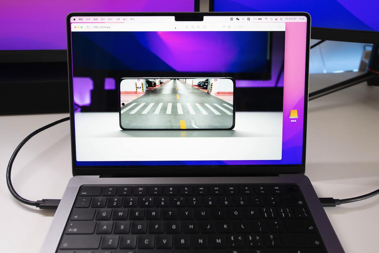 实测!告诉你,选27寸还是40寸超大尺寸显示器?144Hz/1ms/4k