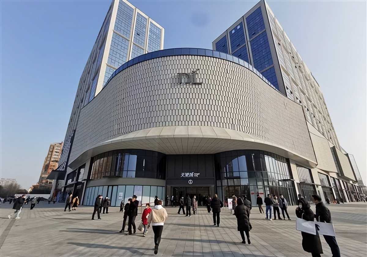 胖东来董事长于东来宣布退休,胖东来董事长于东来简介