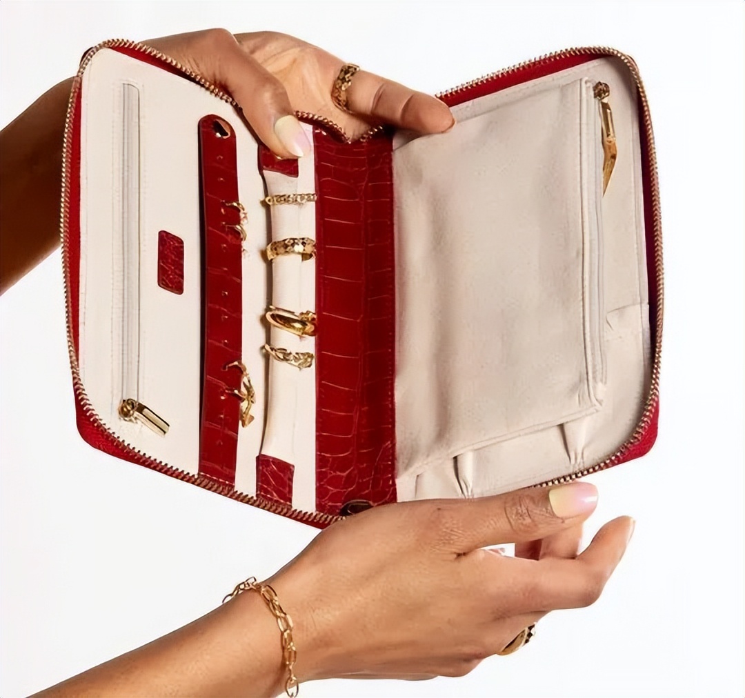 出门怎样带东西方便不拿行李箱,过年出门带什么样的首饰