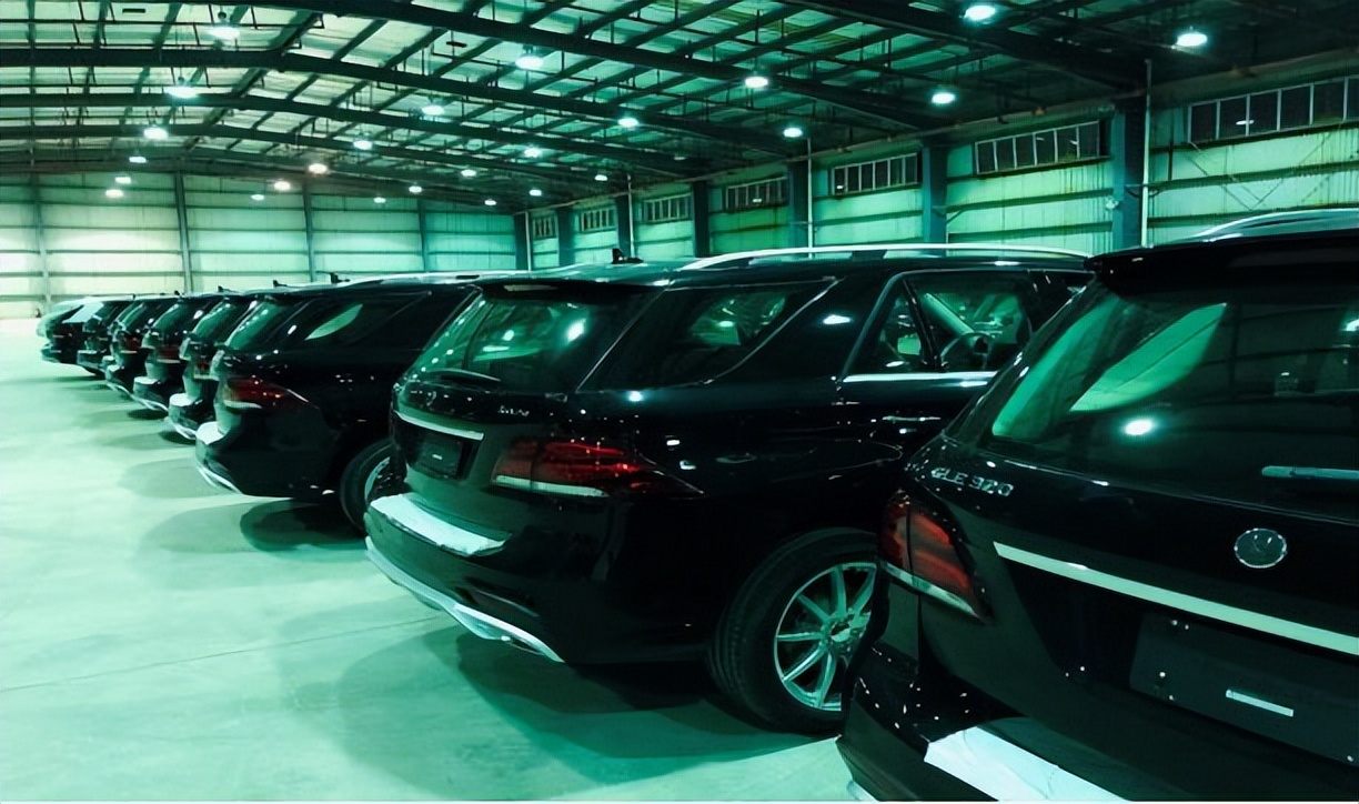 一公司买车并取得铁路提单，向中外运公司提货被拒，原因是什么？