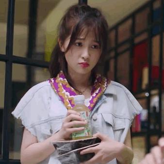 鞠婧祎杨幂迪丽热巴刘亦菲视频,杨幂演戏抿嘴小动作