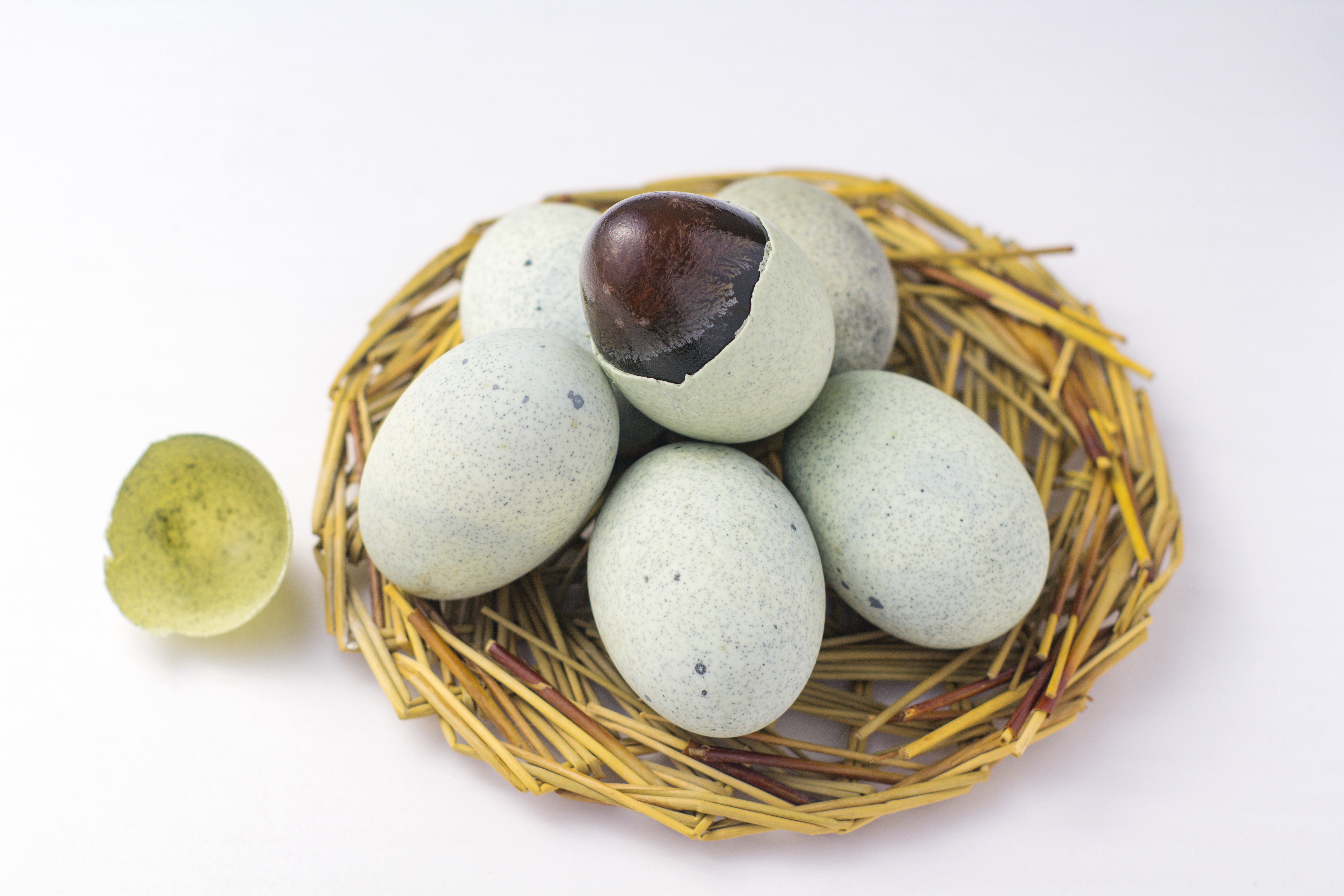 皮蛋外壳斑点多重金属含量就高,皮蛋黑斑是铜点吗