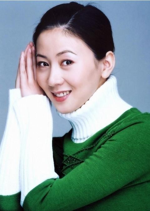 演员汤加丽：当人体模特，和丈夫离婚，被父母嫌弃，今45岁还单身