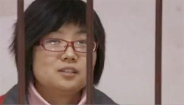 2009年，女毒贩为爱拒供黑人男友，被判死刑后哭着向父母表示忏悔