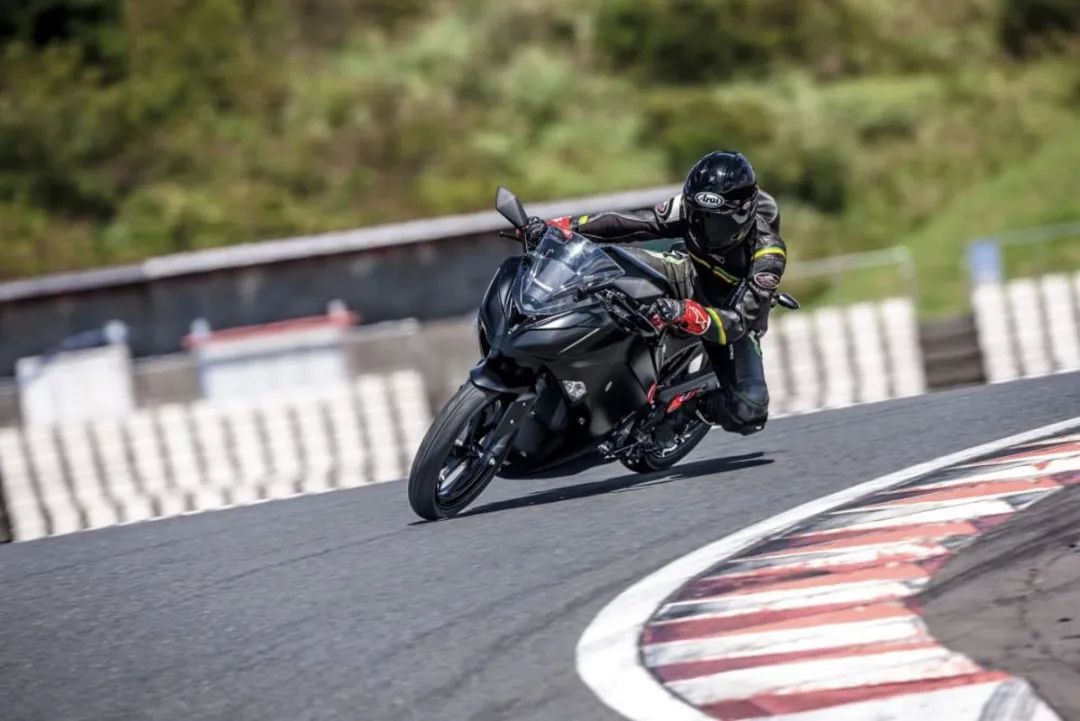 川崎ninja忍者价格,川崎ninja油电混动