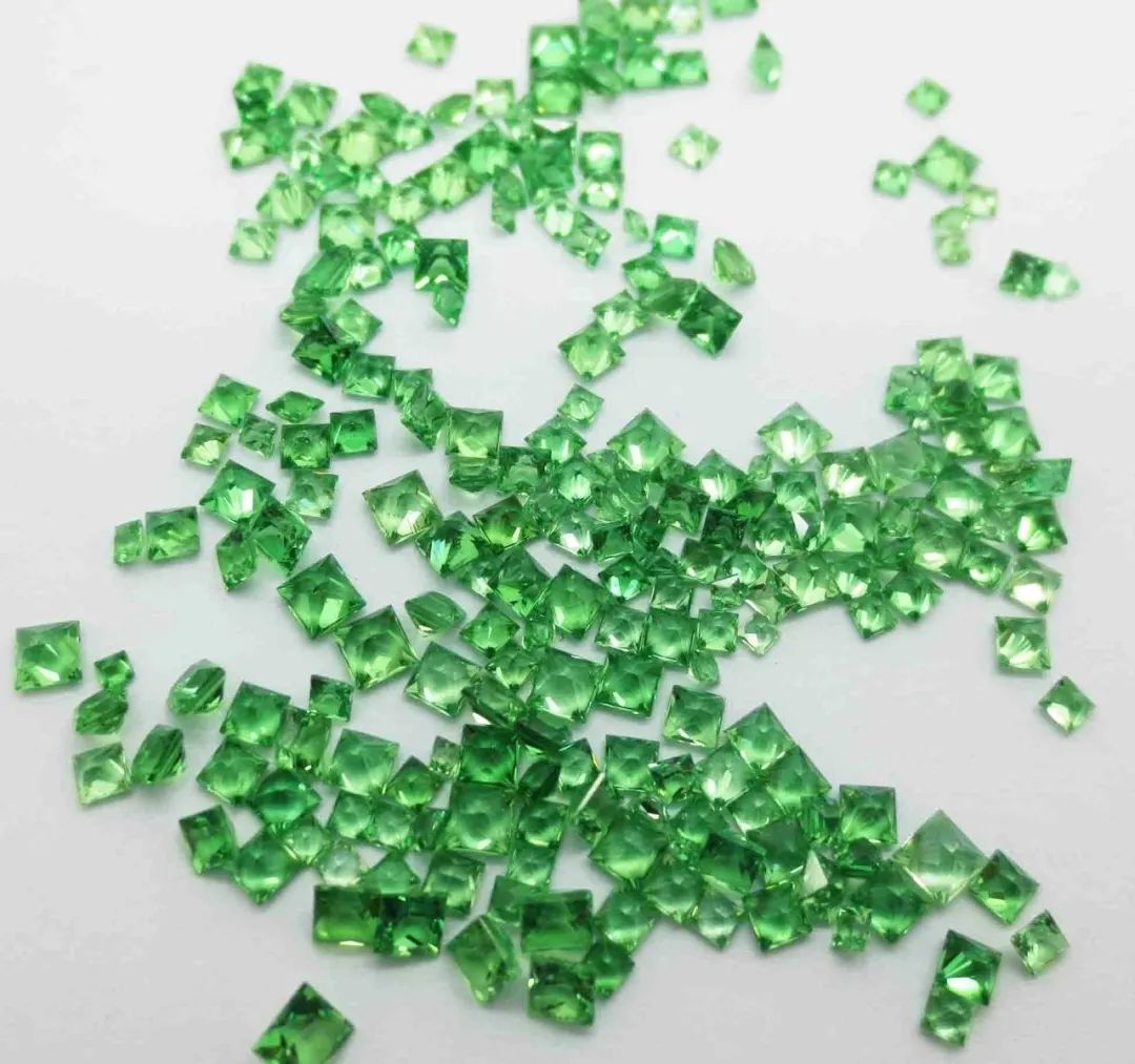 卡扎尼绿沙弗莱价格多少一克拉,沙弗莱卡扎尼绿项链