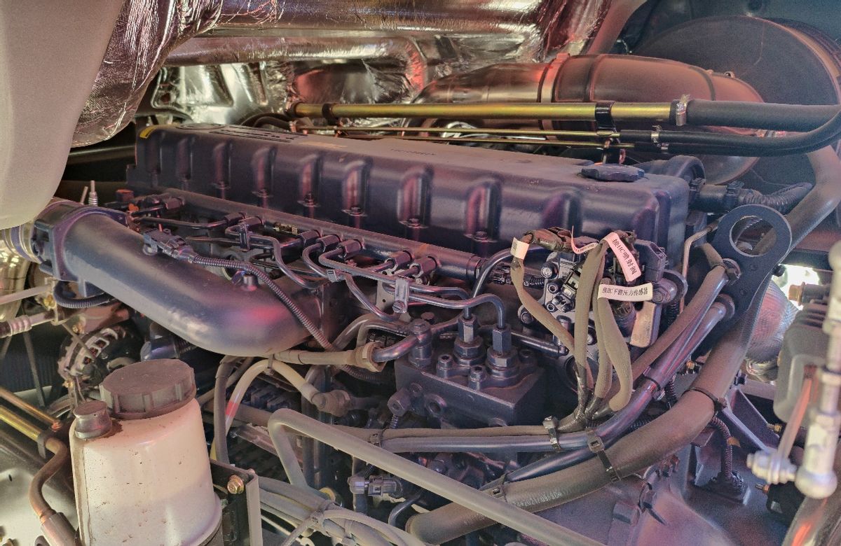 大运v7牵引车试驾,大运v7重卡牵引车最新款