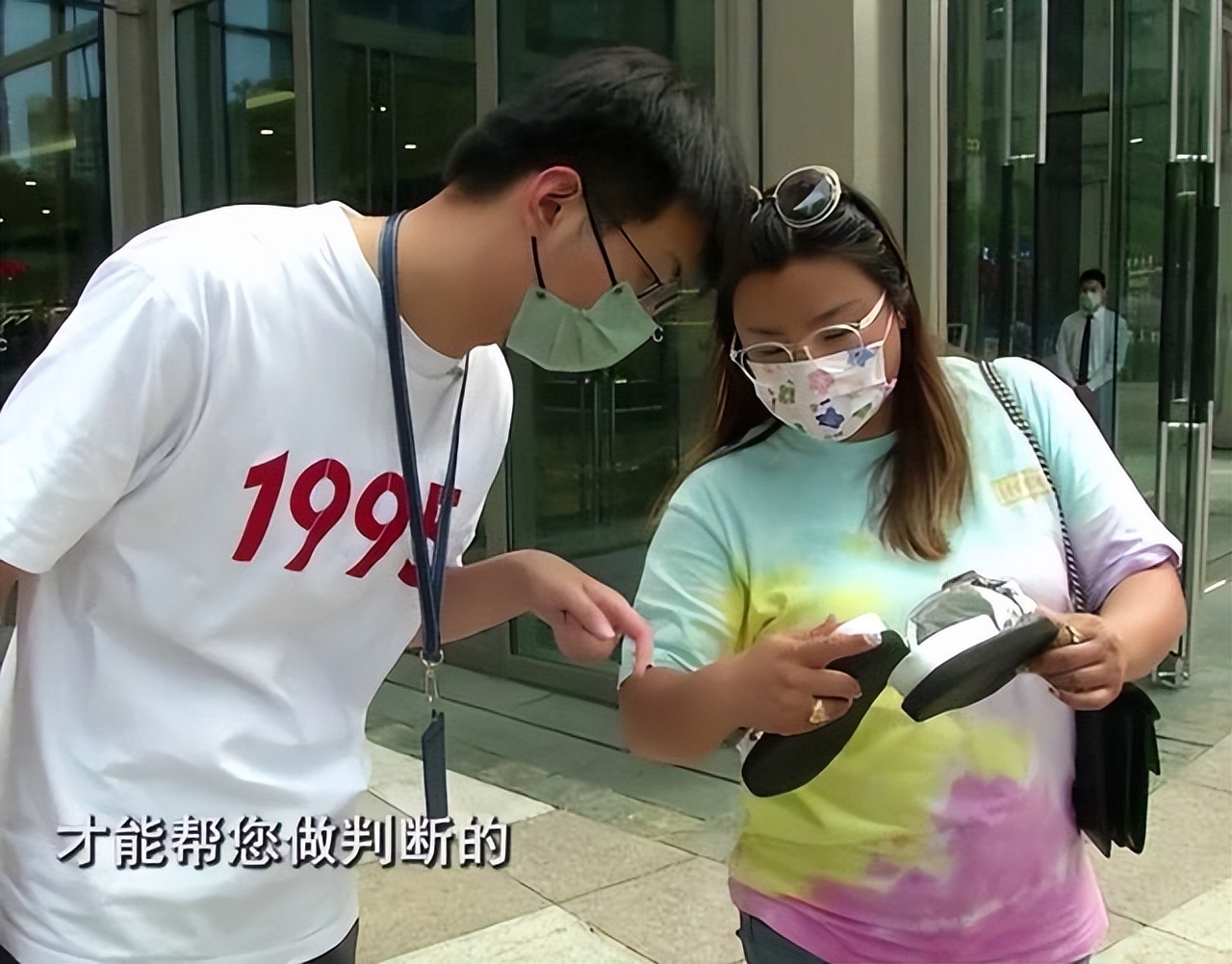 女子花8500买lv拖鞋,女子花8500买lv拖鞋结果掉色