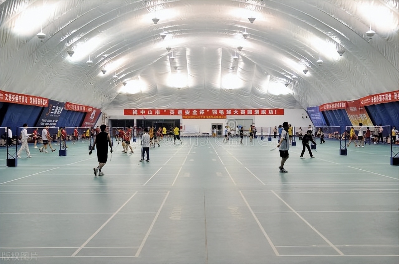 女生羽毛球拍磅数推荐,羽毛球拍怎么选择磅数和重量