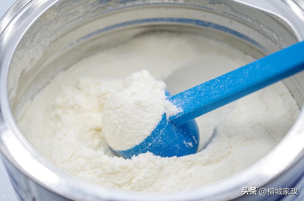 配方奶粉的冲调量表,婴儿吃多少奶粉量表