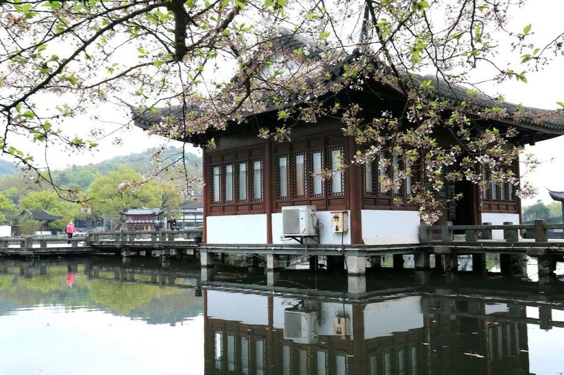 漫步西湖诗句杨万里,杨万里七绝楷书书法临摹