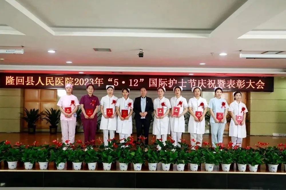 发展护士队伍改善护理服务的感悟,发展护士队伍改善护理服务1500字